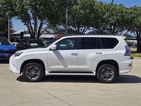 Used 2022 Lexus GX 460 Premium w/ Premium Package image 12