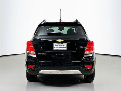 Used 2022 Chevrolet Trax LT w/ LT Convenience Package image 6