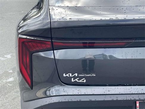 New 2025 Kia K4 LXS image 10