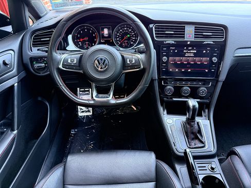 Used 2020 Volkswagen GTI SE FWD image 15