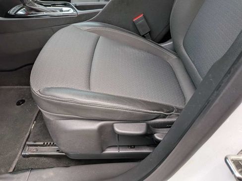 Used 2024 Buick Encore GX Preferred FWD image 19