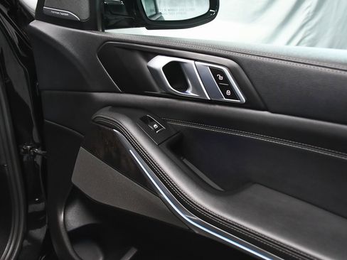 Used 2023 BMW X5 xDrive45e w/ M Sport Package image 16