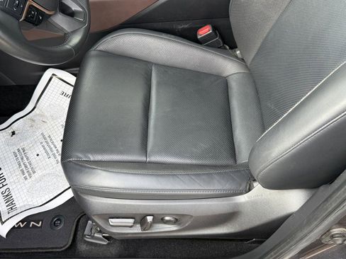 Certified 2023 Toyota Crown image 17