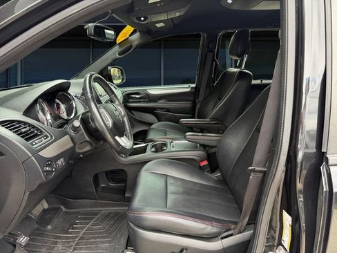 Used 2017 Dodge Grand Caravan GT FWD image 9
