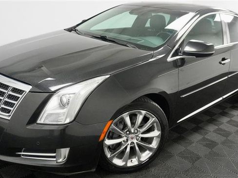 Used 2013 Cadillac XTS Premium image 2