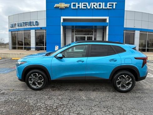 Used 2025 Chevrolet Trax LT image 1