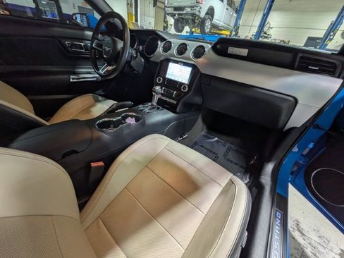 Used 2017 Ford Mustang Premium image 11