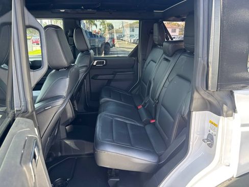 Used 2025 Ford Bronco Big Bend w/ Black Diamond Package AWD/4WD image 8