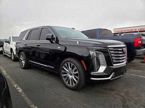 Used 2025 Cadillac Escalade Premium Luxury Platinum AWD/4WD image 2