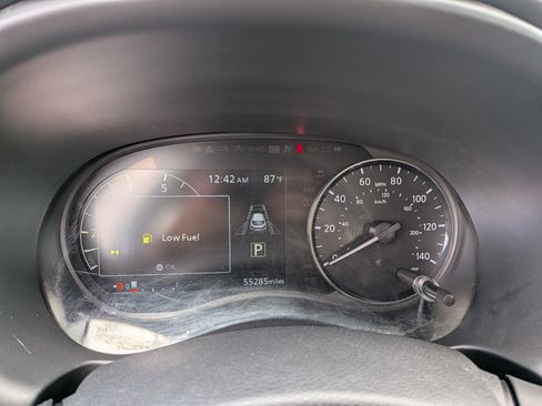 Used 2021 Nissan Kicks SR w/ Interior Electronics Package FWD image 26