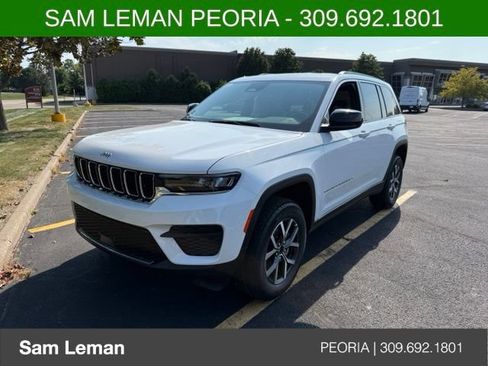 New 2027 Jeep Grand Cherokee Laredo AWD/4WD image 1