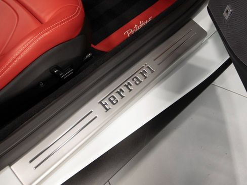 Used 2019 Ferrari Portofino image 46
