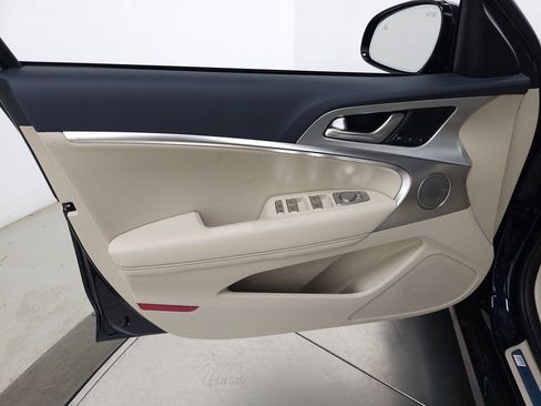 New 2026 Genesis G70 2.5T Prestige image 10