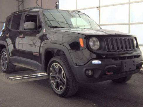 Used 2017 Jeep Renegade Trailhawk AWD/4WD image 1