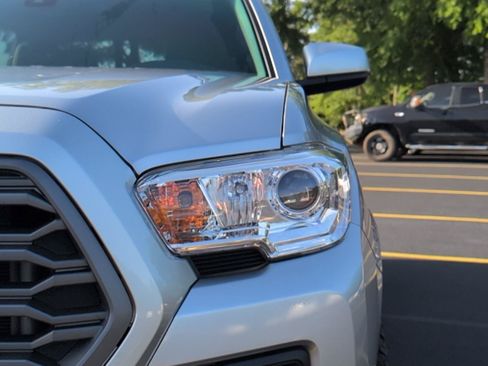 Used 2022 Toyota Tacoma SR AWD/4WD image 13