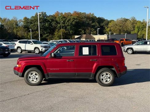 Used 2016 Jeep Patriot Sport image 2