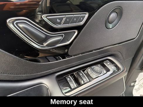 Used 2023 Lincoln Aviator Reserve AWD/4WD image 14