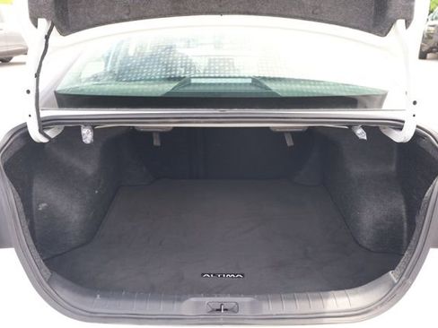Used 2024 Nissan Altima 2.5 SR FWD image 23