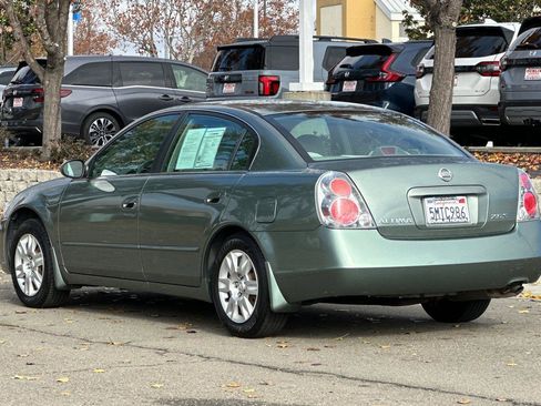 Used 2005 Nissan Altima 2.5 S w/ (S02) Side Airbags Pkg image 6