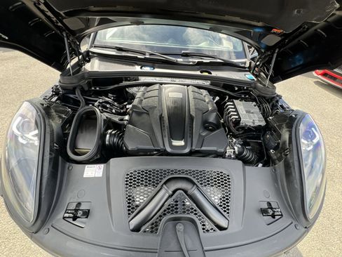 Used 2021 Porsche Macan S AWD/4WD image 37