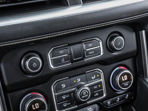 Used 2021 Chevrolet Suburban Premier w/ Premium Package image 27