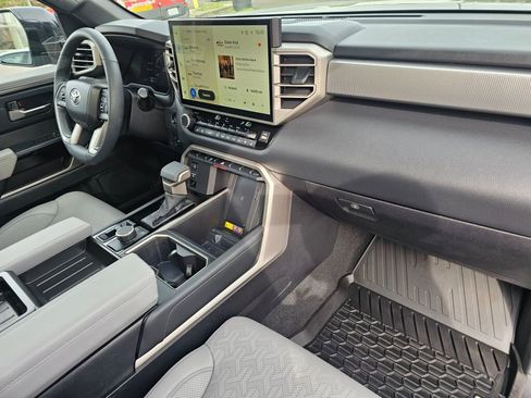 Used 2025 Toyota Tundra Limited image 13