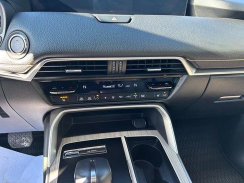 Used 2025 MAZDA CX-70 3.3 Turbo w/ Premium Package image 16