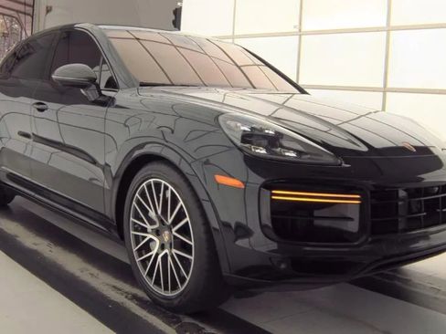 Used 2022 Porsche Cayenne Turbo w/ Assistance Package image 4