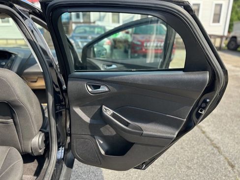 Used 2017 Ford Focus SE image 19