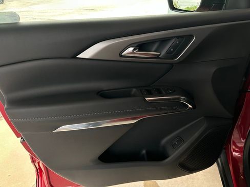 New 2026 Chevrolet Traverse LT image 11