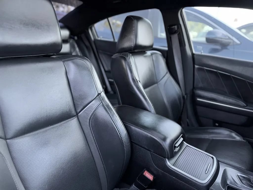 Used 2015 Dodge Charger SXT w/ AWD Plus Group image 12