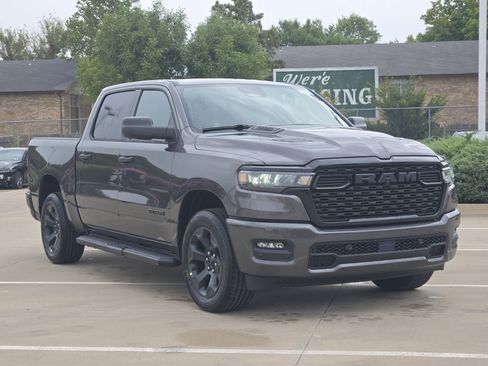 New 2026 RAM 1500 Express AWD/4WD image 3