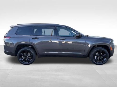 New 2026 Jeep Grand Cherokee L Limited w/ Limited Altitude Package AWD/4WD image 8