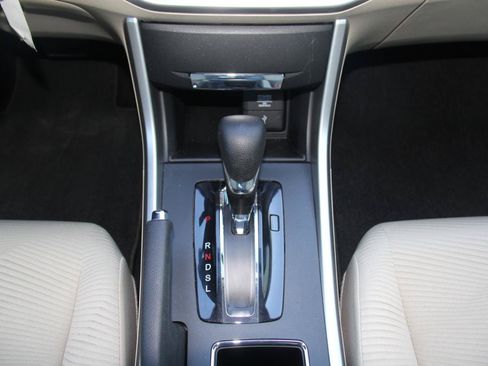 Used 2015 Honda Accord LX image 17