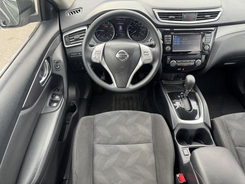 Used 2016 Nissan Rogue SV w/ SV Premium Package image 17