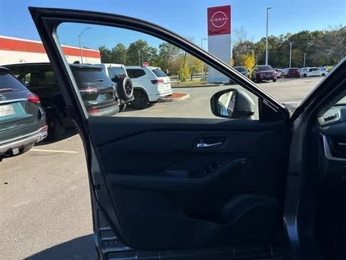 New 2026 Nissan Rogue SV image 9