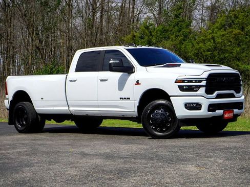 Used 2025 RAM 3500 Laramie w/ Night Edition AWD/4WD image 2
