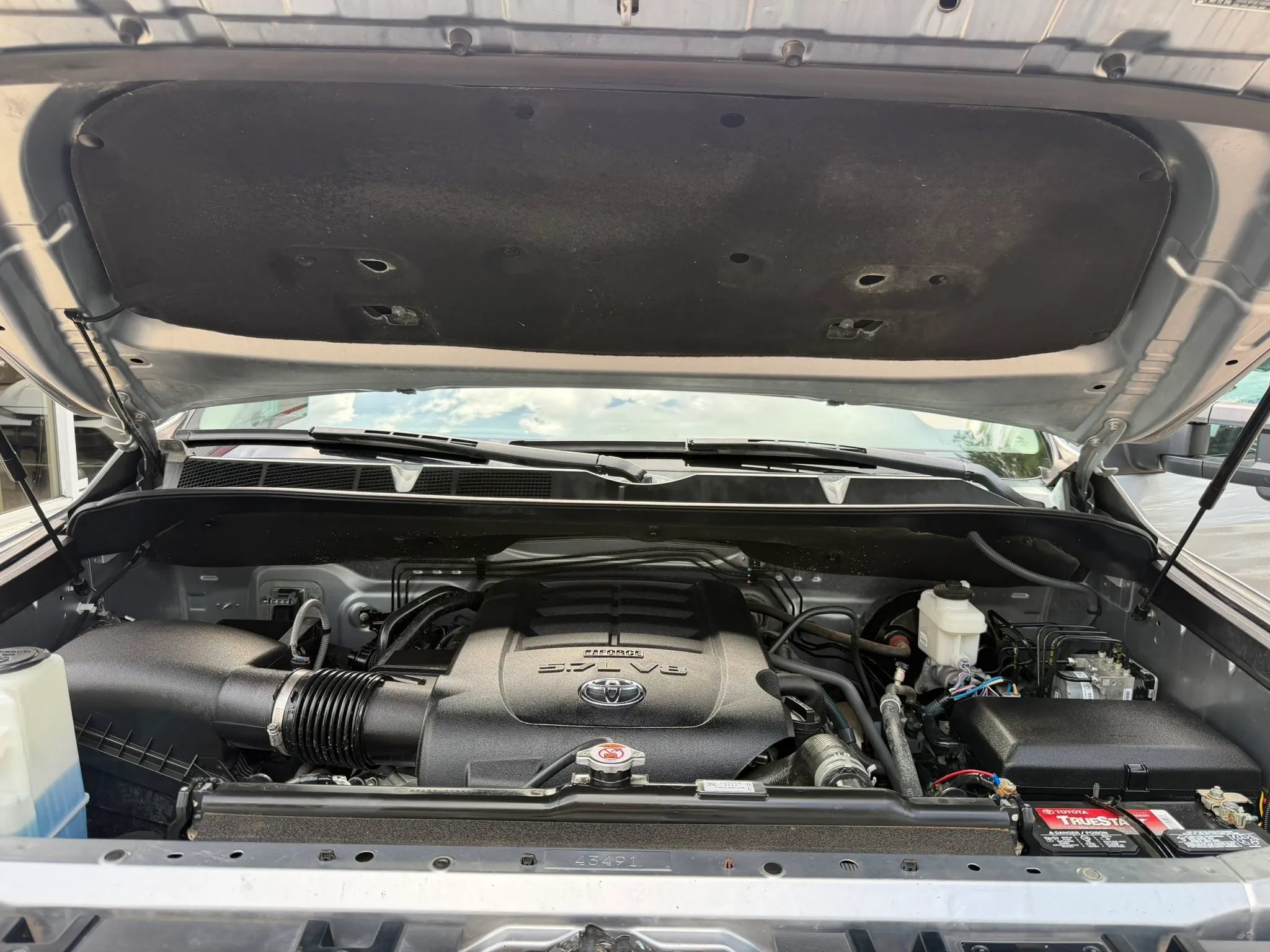 Used 2020 Toyota Tundra SR5 w/ SR5 Upgrade Package AWD/4WD image 34