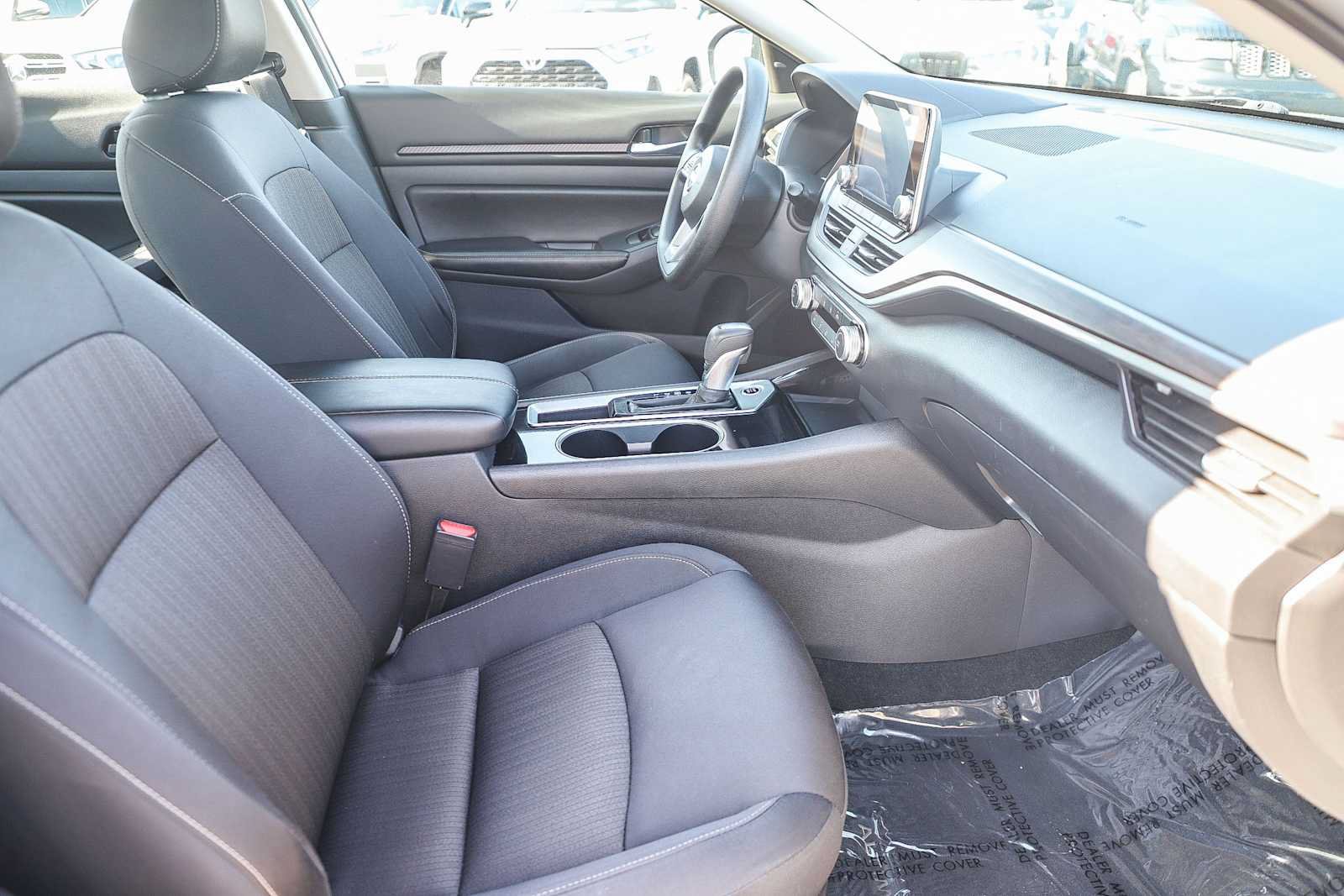 Used 2024 Nissan Altima 2.5 SV FWD image 19