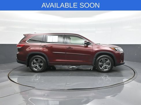 Used 2017 Toyota Highlander Limited Platinum AWD/4WD image 8