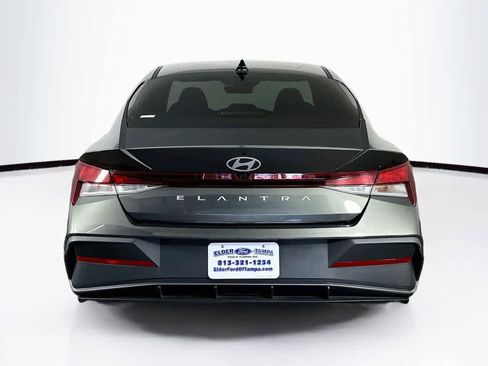 Used 2024 Hyundai Elantra SEL FWD image 5