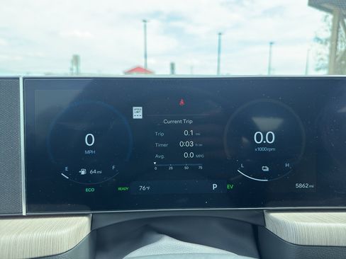 Used 2025 Hyundai Sonata Limited image 12