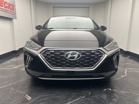 Used 2022 Hyundai Ioniq SE image 27