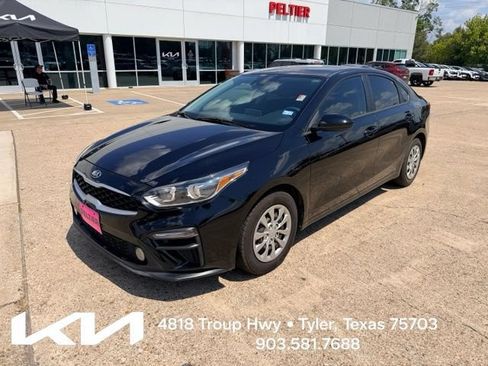 Certified 2021 Kia Forte Sedan FWD image 3
