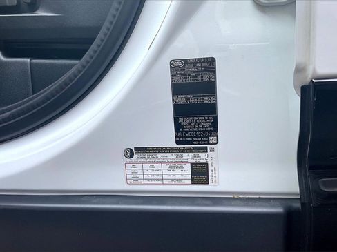 Used 2025 Land Rover Defender 110 V8 image 17