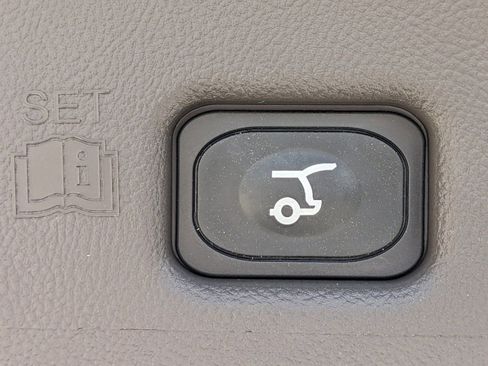 Certified 2023 Lincoln Nautilus Reserve w/ Equipment Group 201A image 15