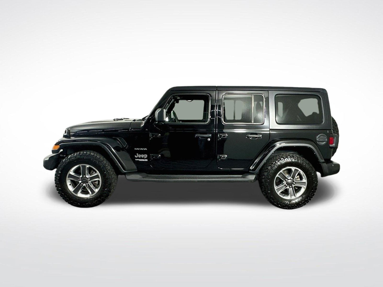 Used 2022 Jeep Wrangler Unlimited Sahara w/ Cold Weather Group AWD/4WD image 5