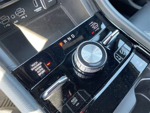 Used 2022 Jeep Grand Cherokee Overland w/ Advanced Protech Group III image 20