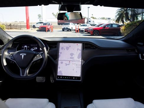 Used 2020 Tesla Model S Performance image 31