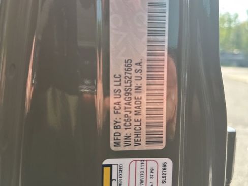 New 2025 Jeep Gladiator Willys image 31